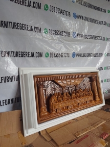 relief perjamuan kudus kayu jati 