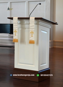 mimbar gereja 