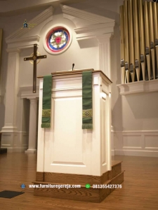  mimbar gereja 