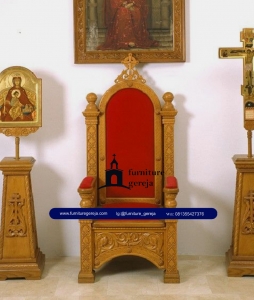 kursi romo gereja 