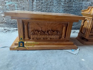 altar gereja 
