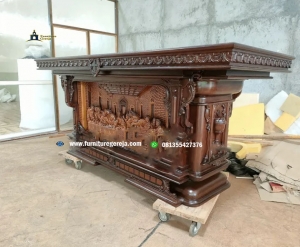 altar gereja 