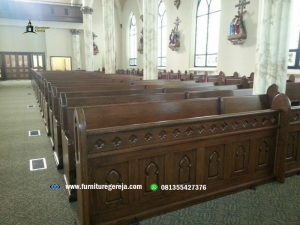 pembatas gereja 