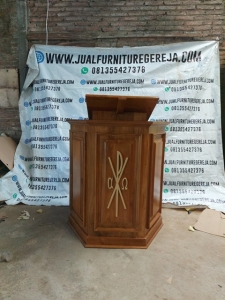 mimbar gereja HKBP 