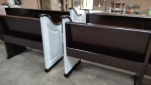 bangku gereja sederhana 