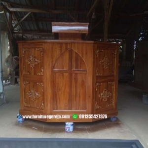 mimbar gereja besar kayu jati 