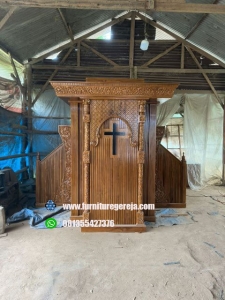 mimbar gereja besar gkpi bontang 