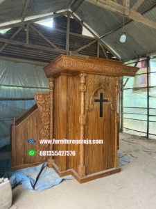 mimbar gereja besar gkpi bontang 