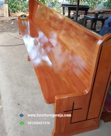 kursi gereja minimalis